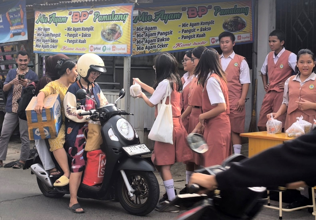 Indahnya Kebersamaan dalam Berbagi Takjil di Sekolah Katolik Bhakti Prima